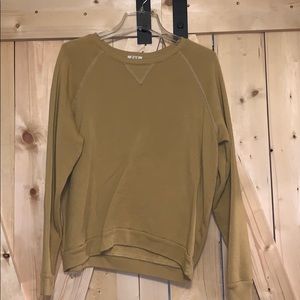 Sweatshirt. Size large.